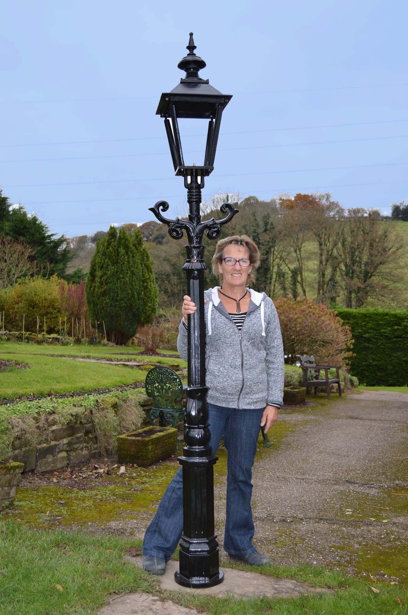 Cast Iron Lamp Post Victorian Style E Curved Ladder Bar